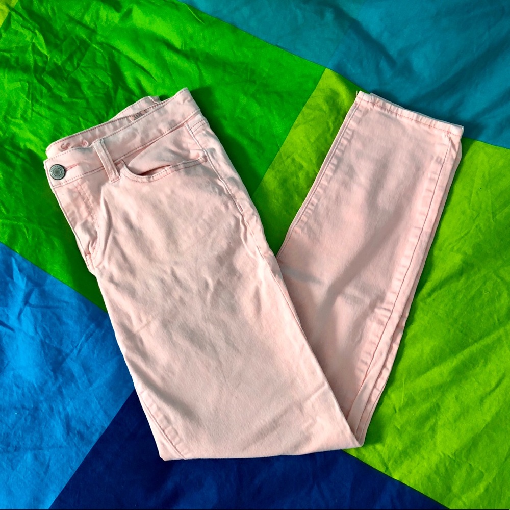 ❌[SOLD]❌ Light pink American Eagle jeans
